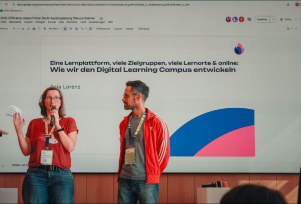 Anja bei der Ankündigung der Session